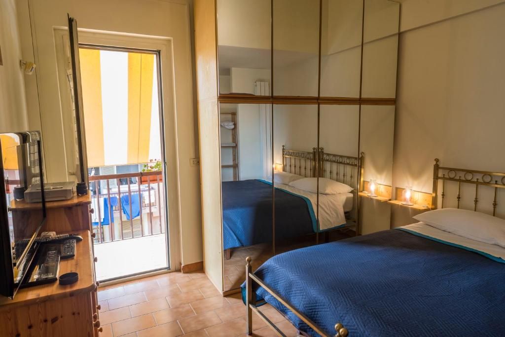 Гостиница «Bed & Breakfast Hotel California» фото 3