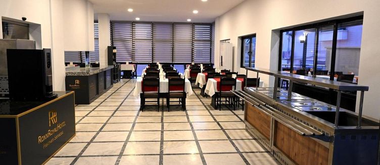 Фото отеля Roxx Royal Hotel