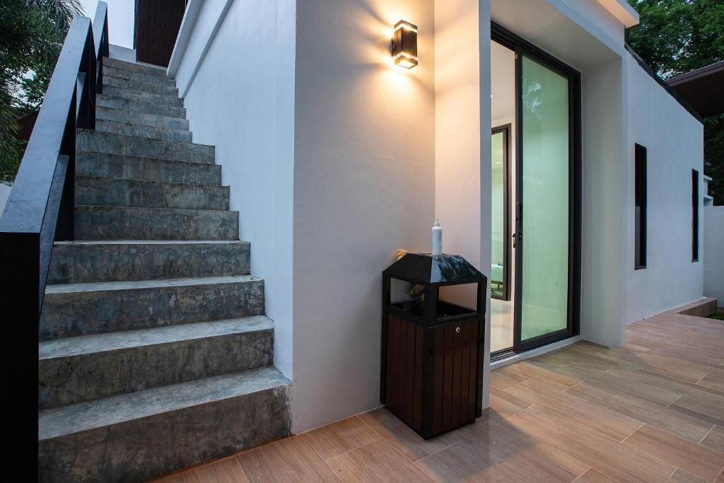 Andaman Seafront Villa Phuket фото 48
