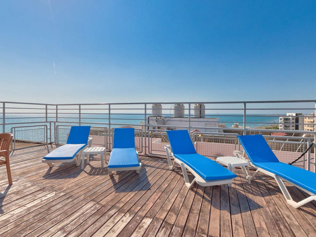 Mackenzie Beach Hotel фото 22