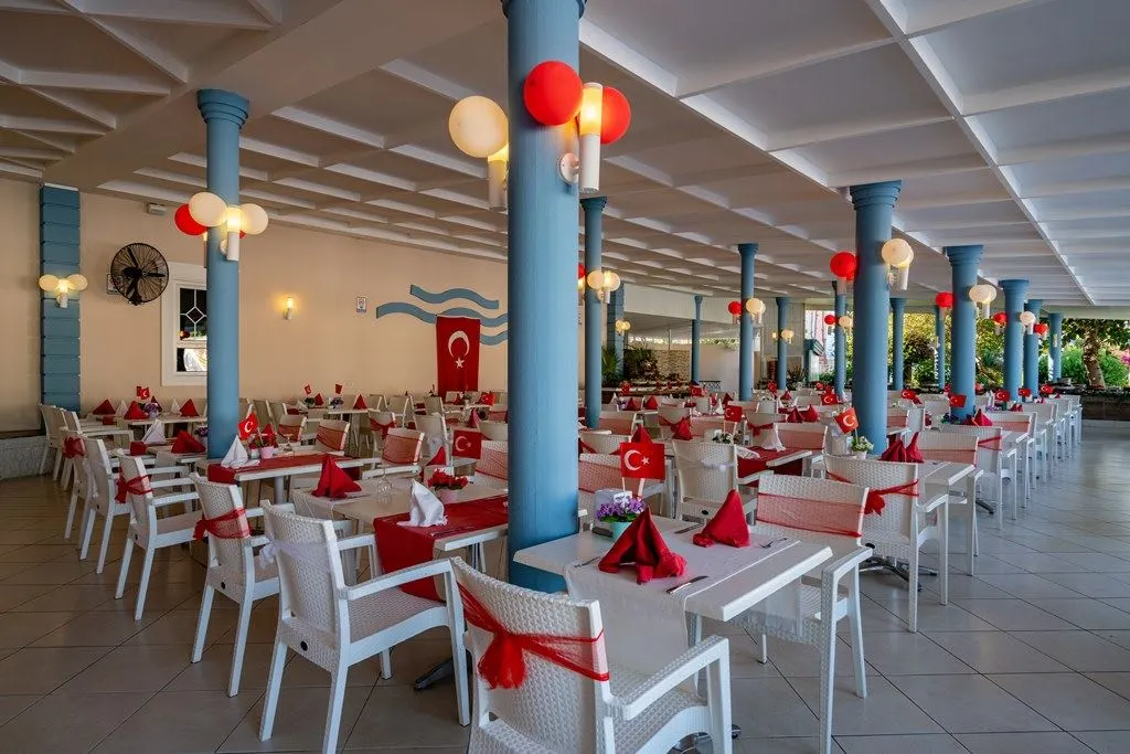 The Garden Beach Hotel фото 15