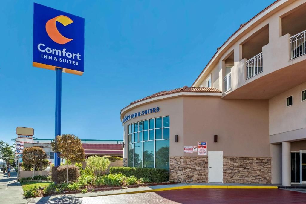 Comfort Inn & Suites Near Universal - North Hollywood – Burbank фото 2