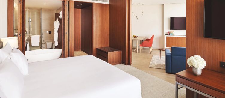 Фото отеля Курортный отель JA The Resort - JA Lake View