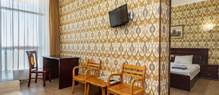 Фото отеля Christie Hotel