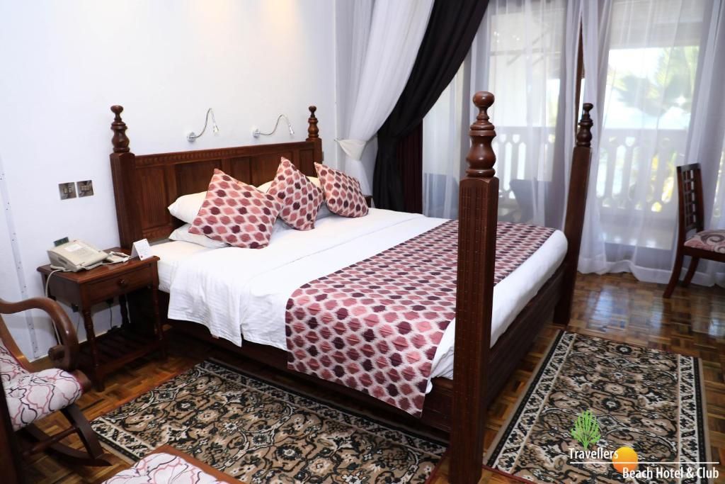 Travellers Beach Hotel and Club фото 32