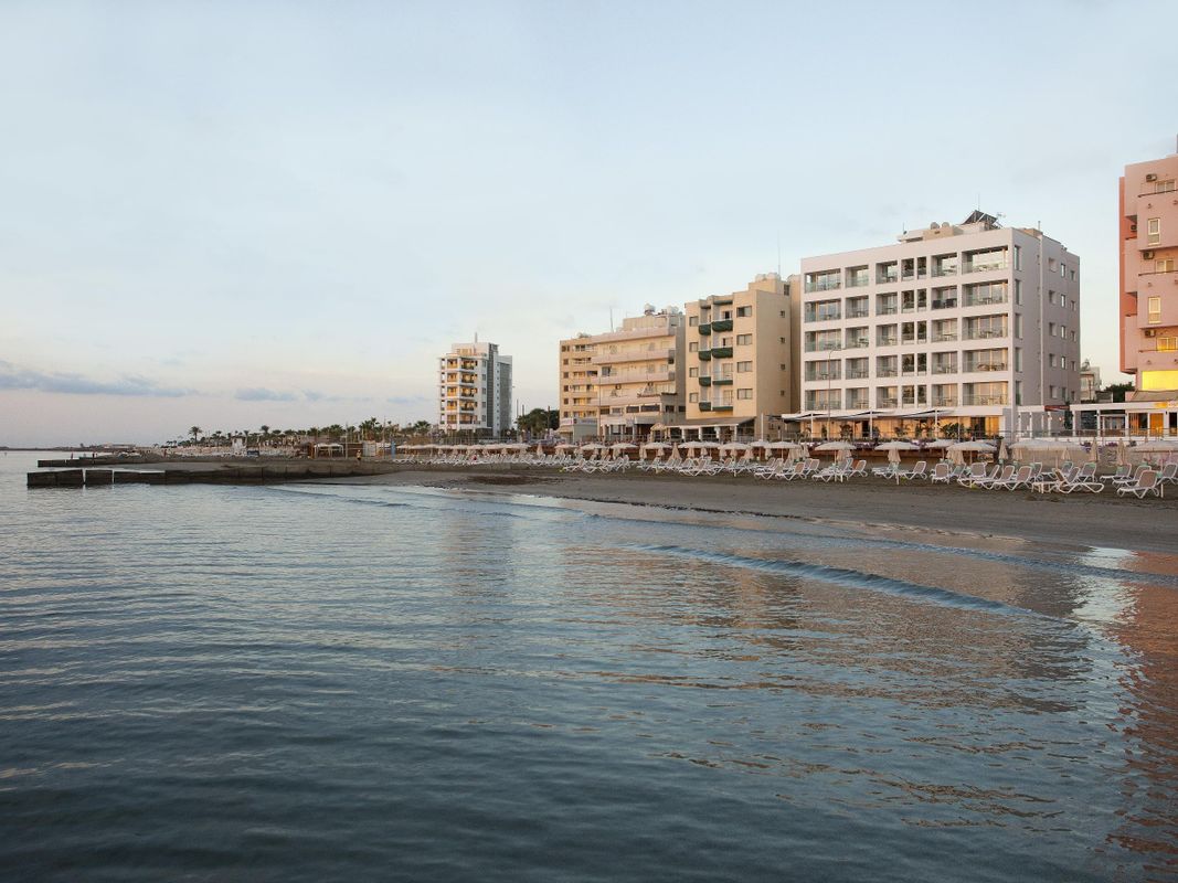 Costantiana Beach Hotel Apartments фото 9