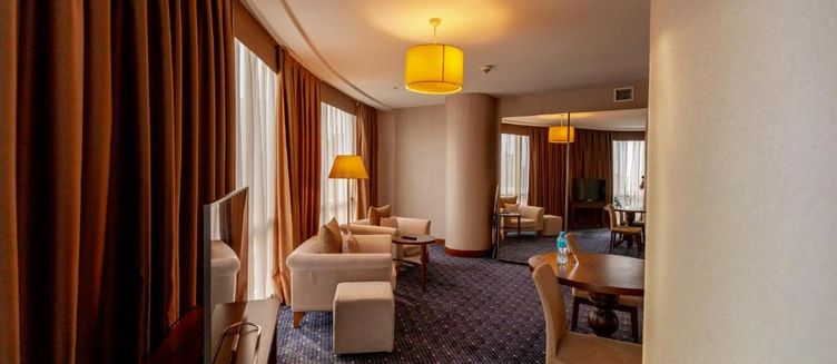 Фото отеля Parkside Hotel & Apartments