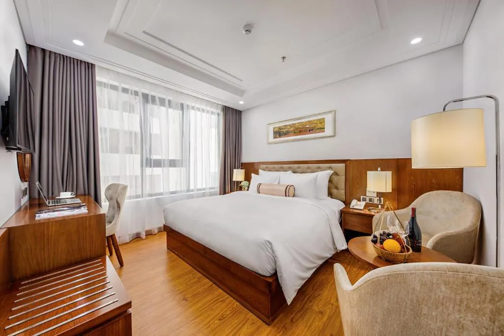 Paris Deli Danang Beach Hotel фото 13