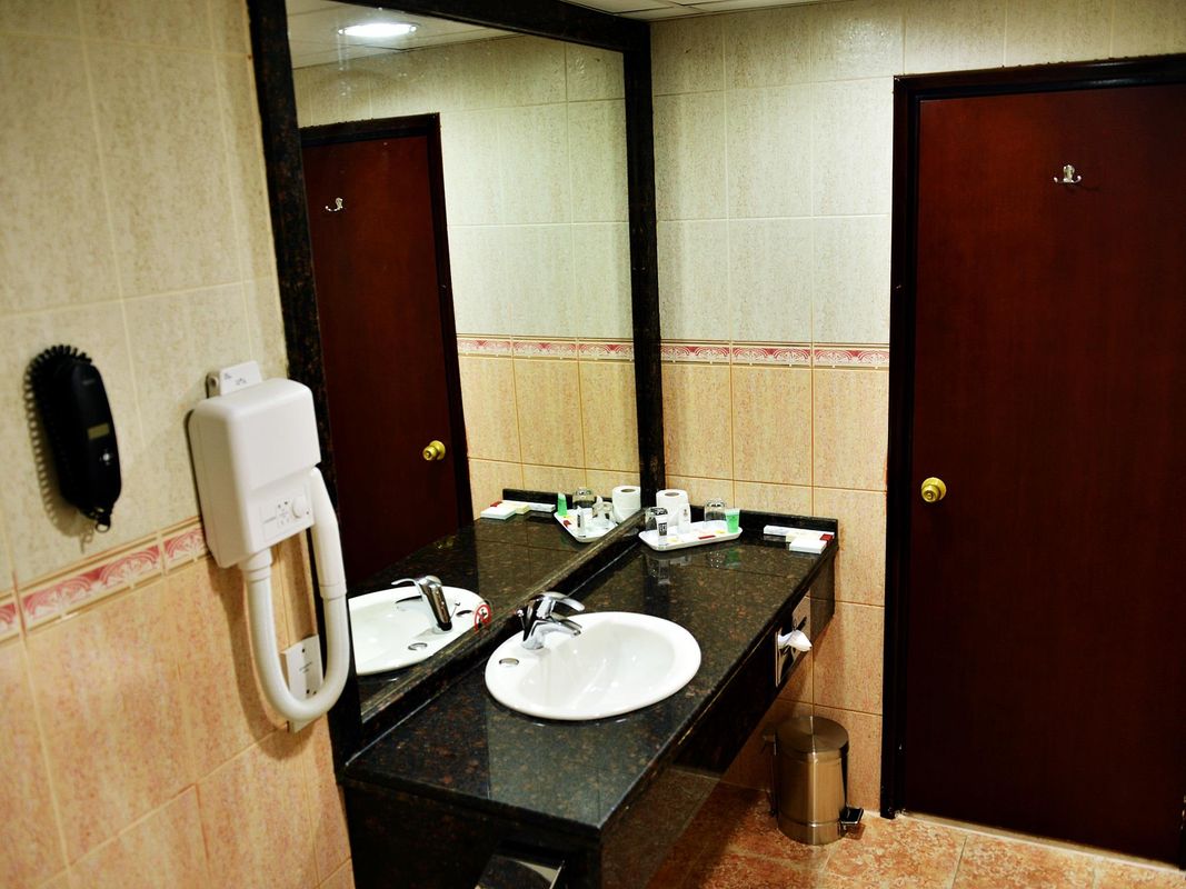 Imperial Suites Hotel фото 16