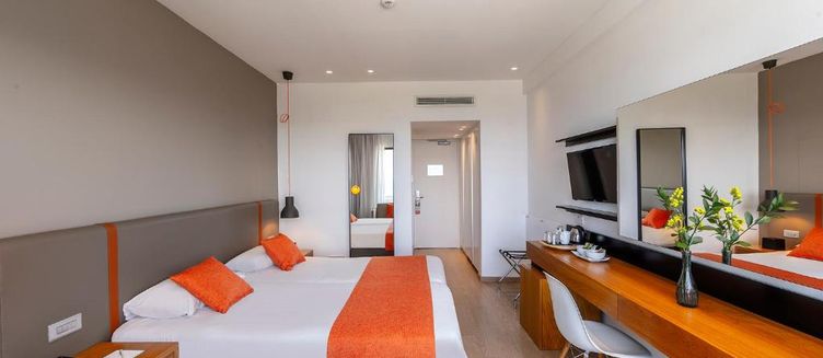 Фото отеля Crystal Springs Beach Hotel