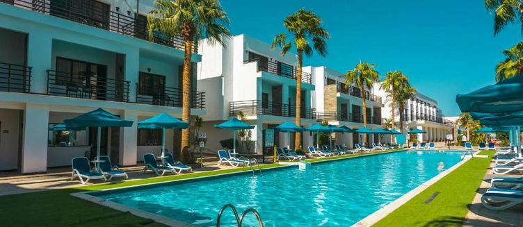 Фото отеля La Rosa Waves Resort