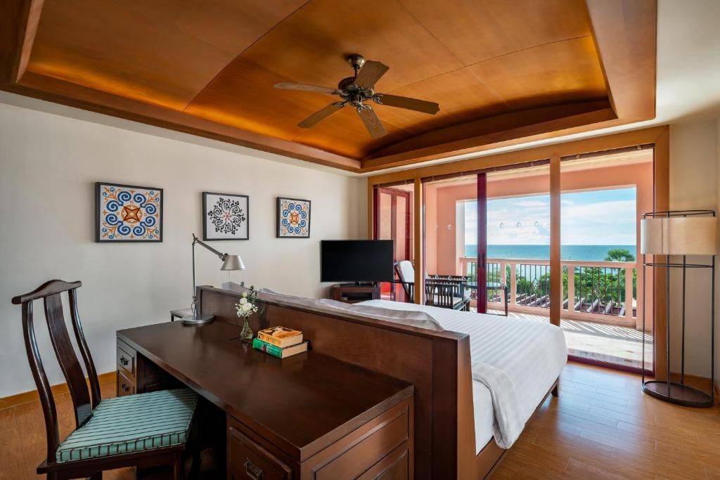 Centara Grand Beach Resort Phuket фото 126