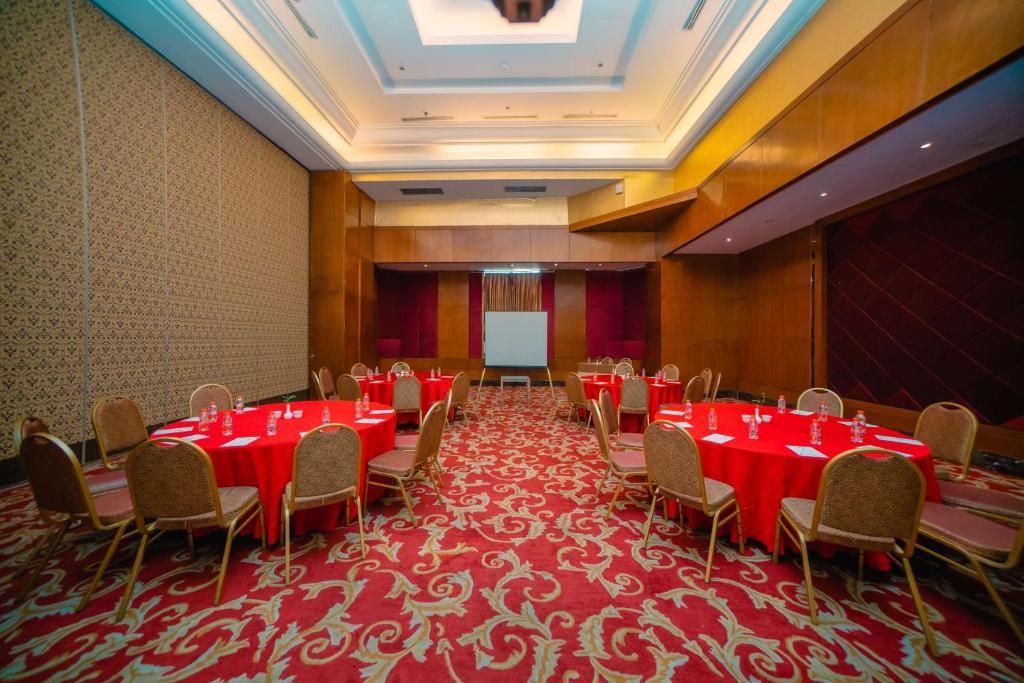 Best Western Mangga Dua Hotel and Residence фото 46
