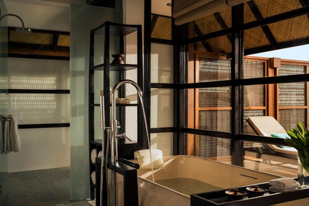 Four Seasons Resort Maldives at Kuda Huraa фото 60