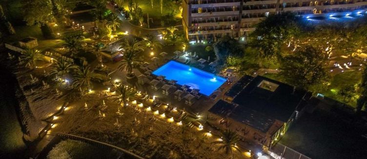 Фото отеля Long Beach Hotel & Resort
