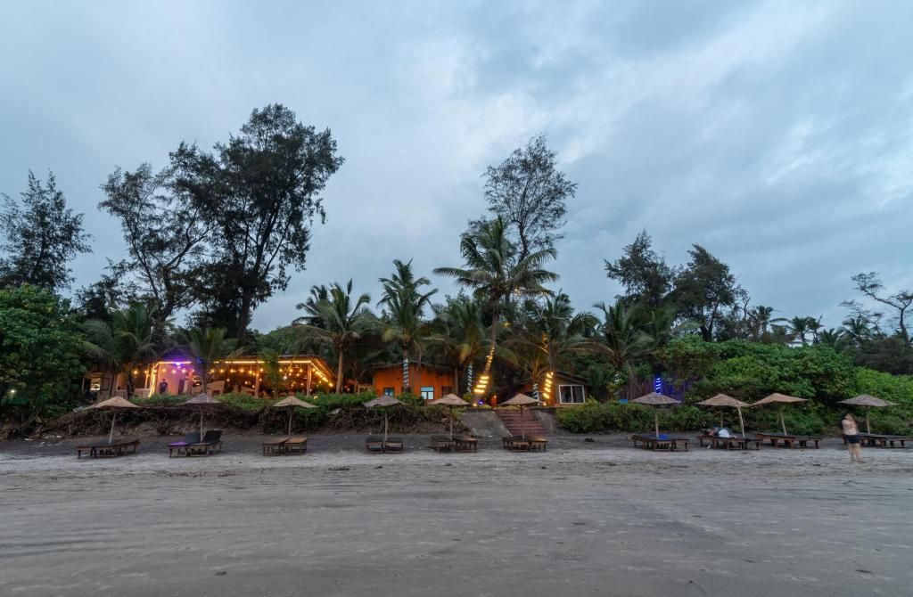 Amadi Beach Front Resort фото 51