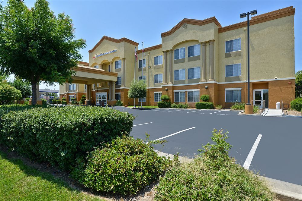 Comfort Inn & Suites Sacramento – University Area фото 27