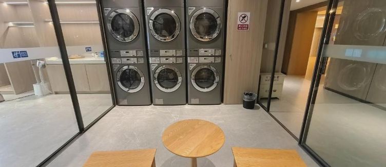 Фото отеля Holiday Inn Express Shanghai Putuo