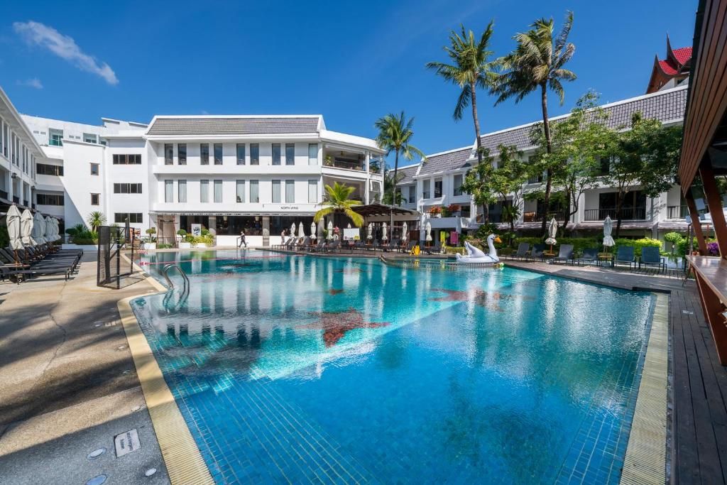 Sawaddi Patong Resort & Spa by Tolani фото 10
