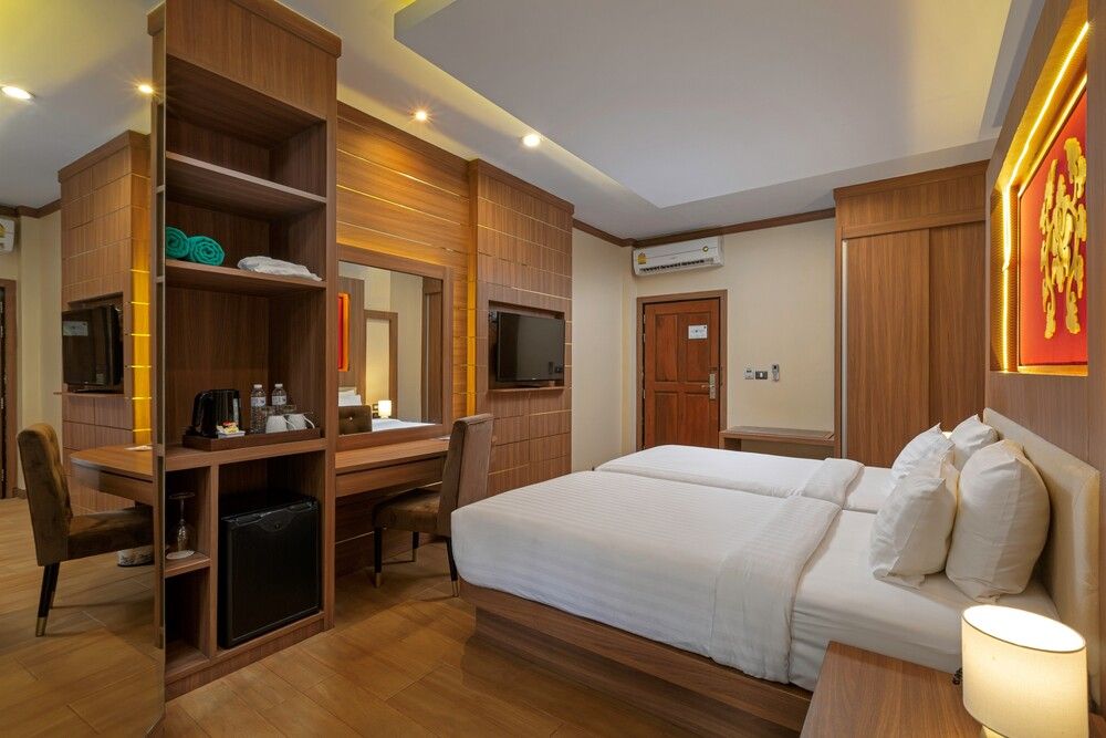 Quality Resort and Spa Patong Beach фото 33