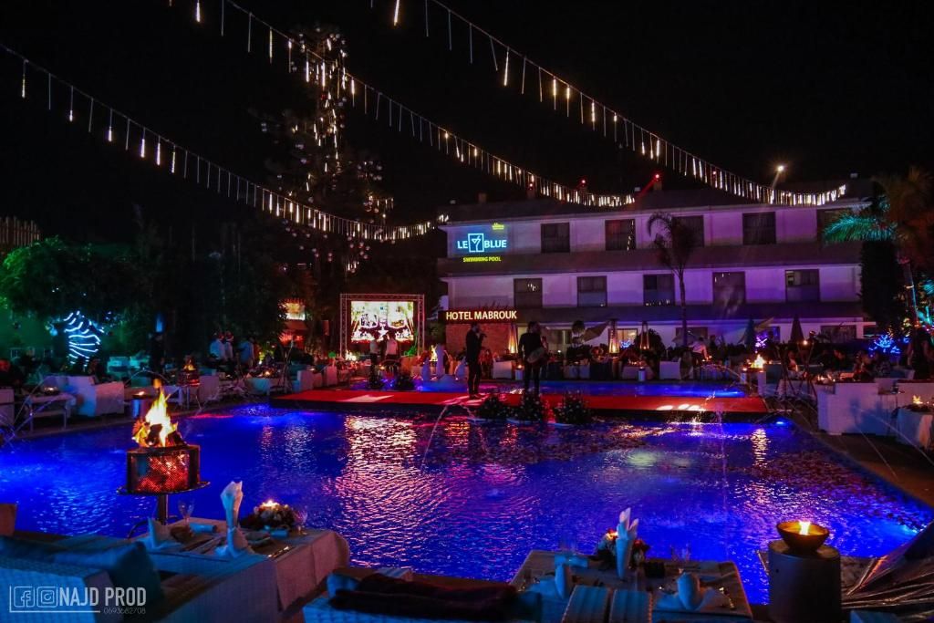 Mabrouk Hotel and Suites фото 21