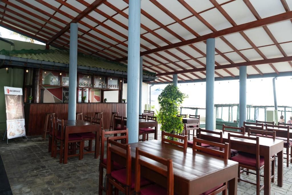 Serenade Beach Hotel фото 32