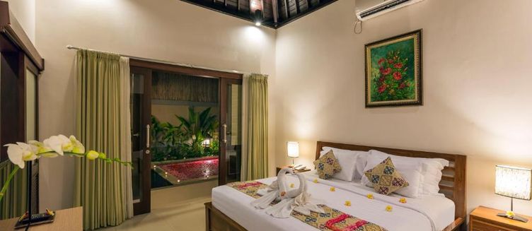 Фото отеля Kubal Villa and Living Seminyak