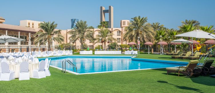 Фото отеля Crowne Plaza Bahrain