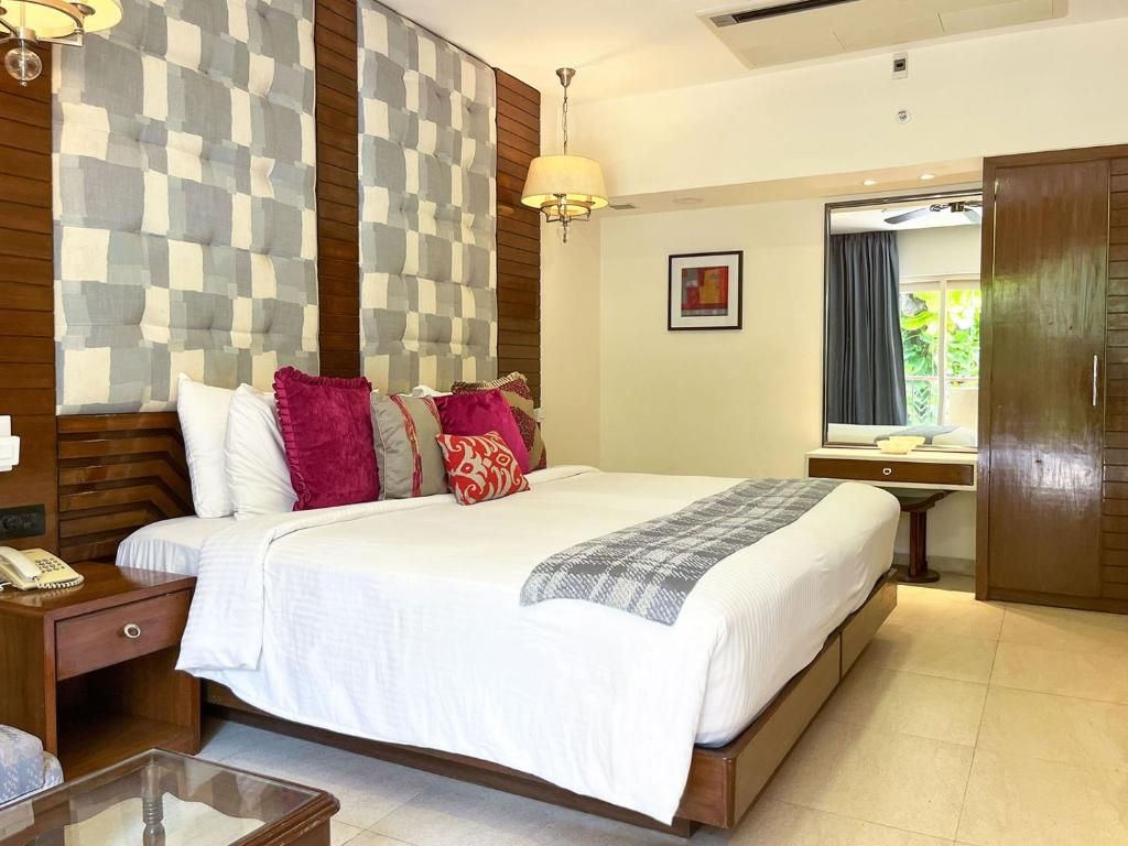 Acron Waterfront Resort фото 62