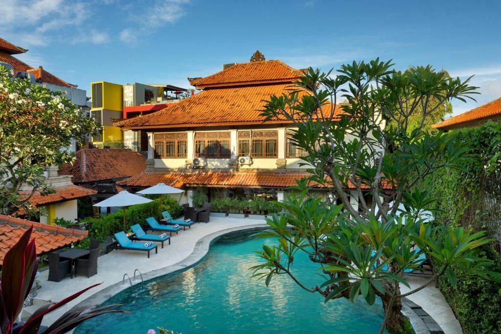 Royal Tunjung Hotel & Villa Legian фото 32