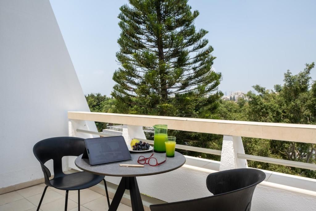 Kfar Maccabiah Hotel & Suites фото 29