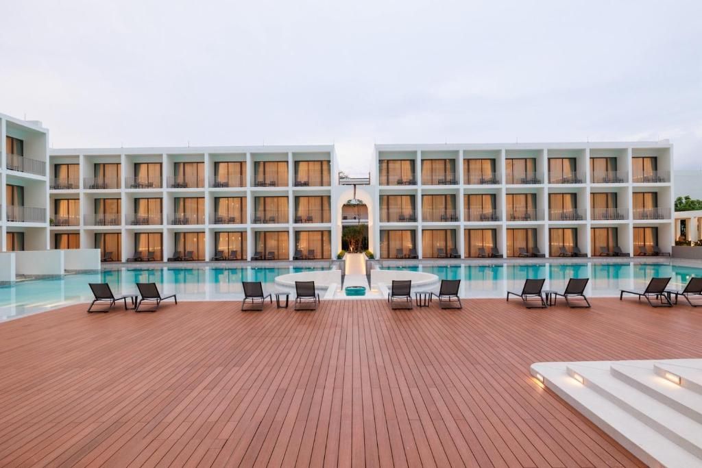 Patong Beach Hotel by See2Sea фото 7