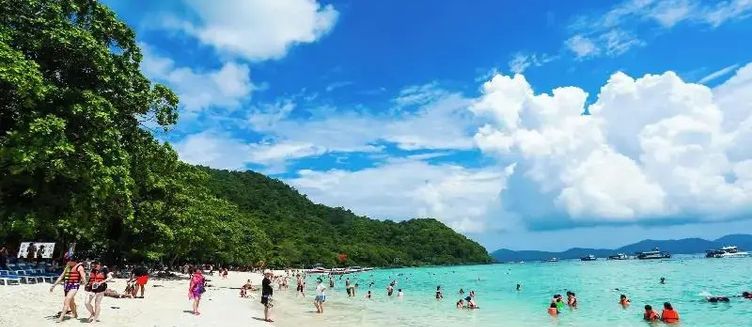 Фото отеля Phuket Meet Holiday Hotel
