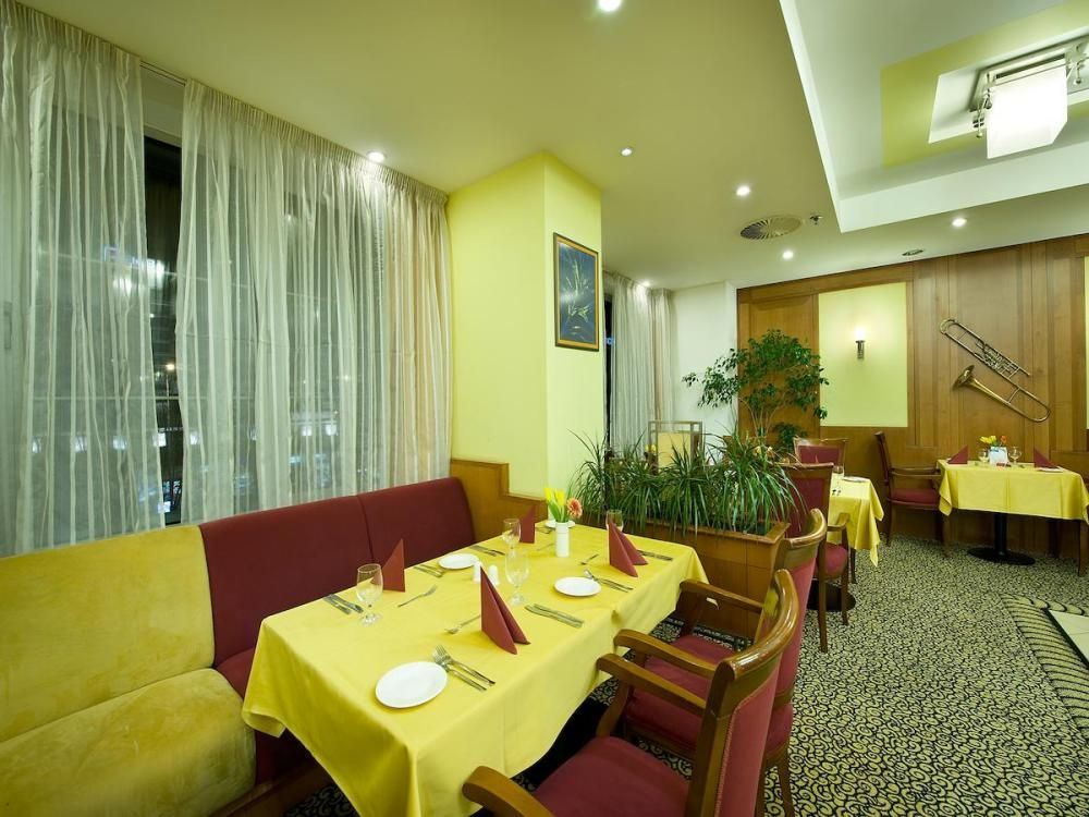 Hotel Ramada Prague City Centre фото 62
