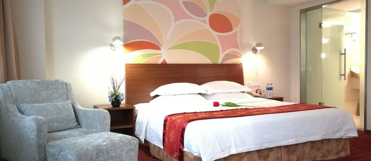 Фото отеля Days Inn Guangzhou