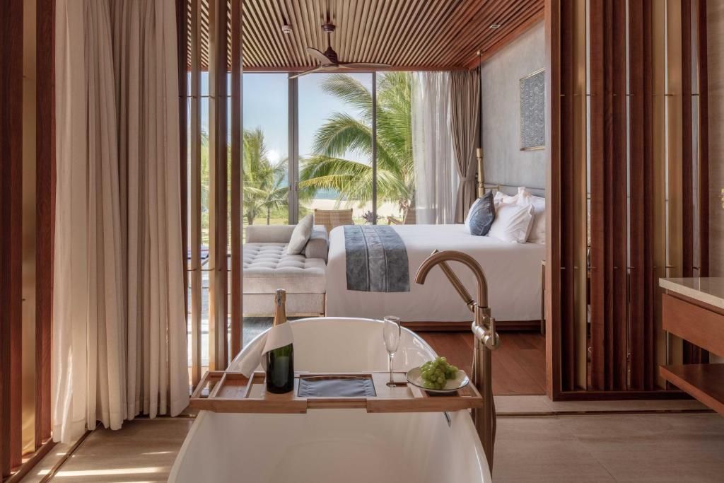 Wyndham Hoi An Royal Beachfront Resort & Villas фото 55