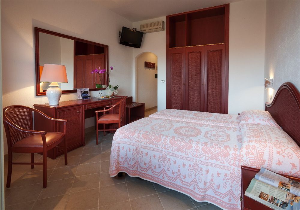 Gabbiano Azzurro Hotel & Suites фото 23