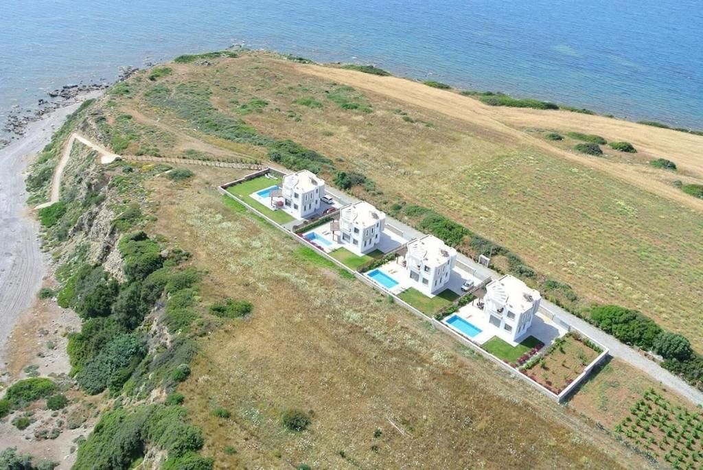 Olga Luxury Beach Front Villas фото 2