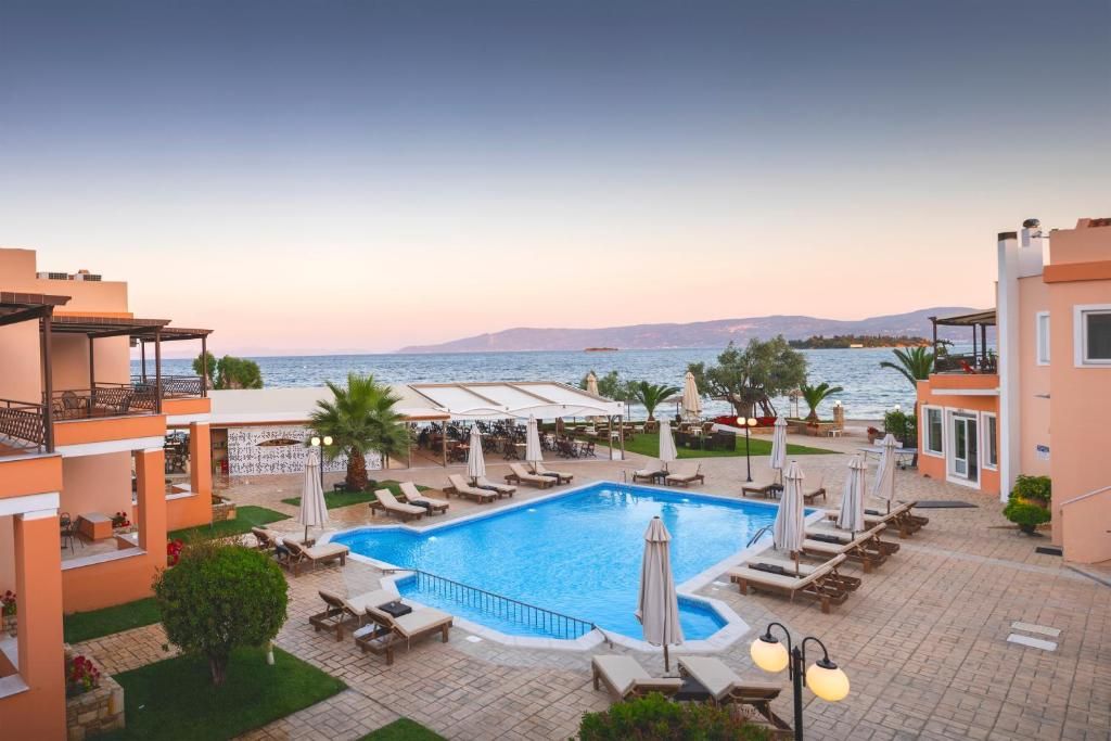 Avantis Suites Hotel фото 4