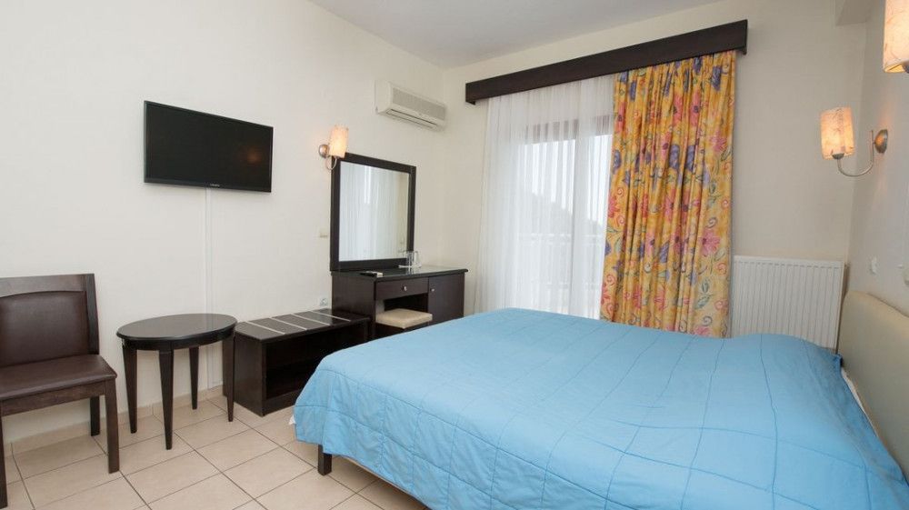 Maranton Beach Hotel фото 19