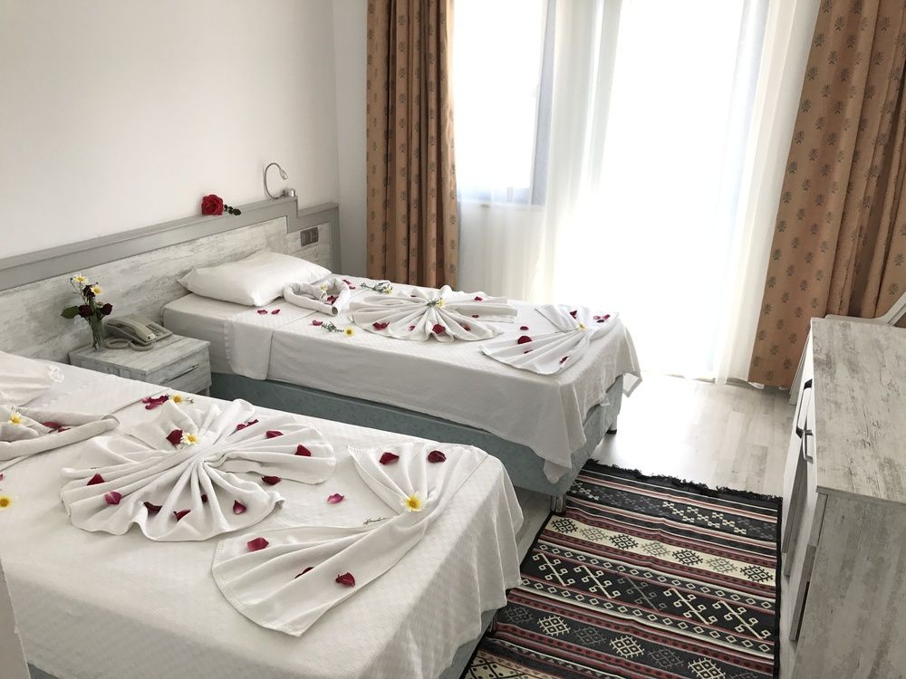 Aymes Hotel фото 22