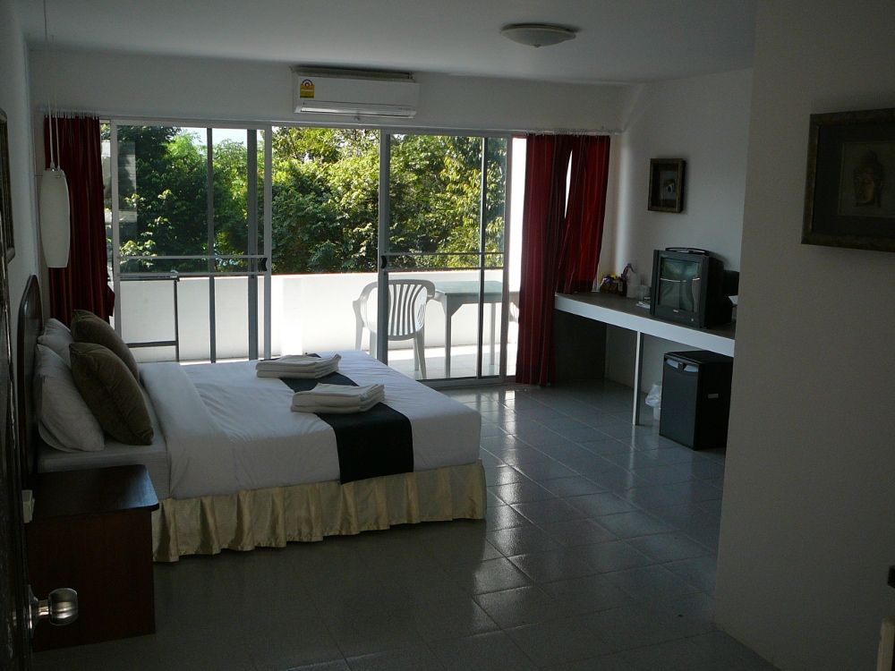 Karon Cliff Bungalows фото 45