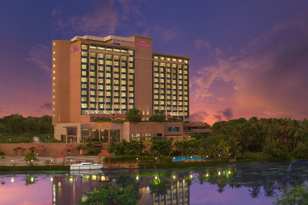 Crowne Plaza Kochi фото 41
