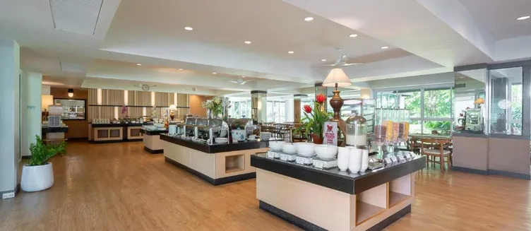 Фото отеля The Green Park Resort