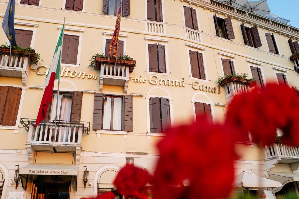 Hotel Carlton on the Grand Canal фото 24