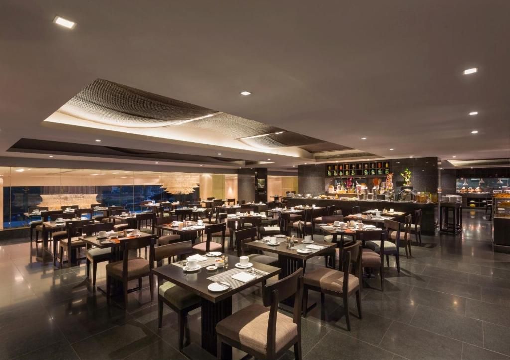 Crowne Plaza Kochi фото 33