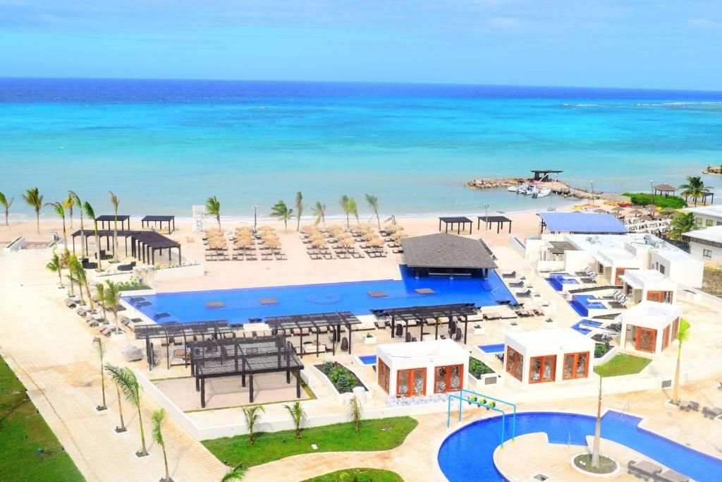 Royalton Blue Waters Montego Bay, An Autograph Collection All- Inclusive Resort фото 15
