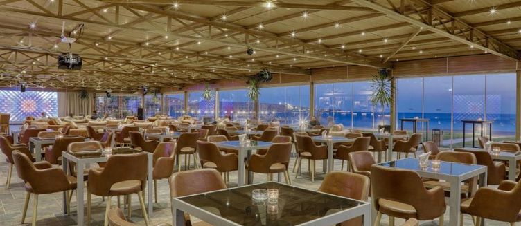 Фото отеля Grand Tala Bay Resort