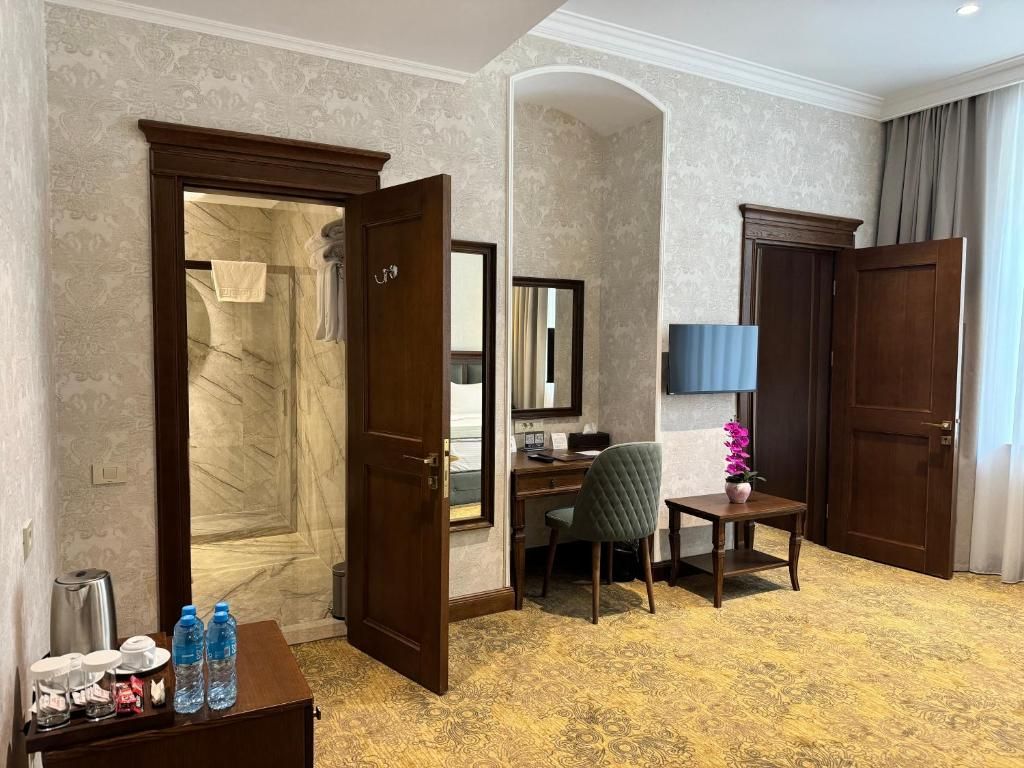 Midway Baku Hotel фото 31