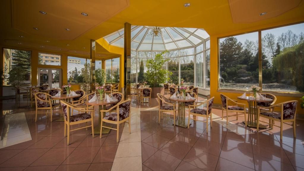 Top Hotel Praha & Congress Centre фото 66